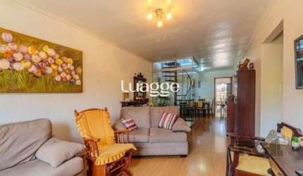 Casa 253m², 3 suítes, pátio, churrasqueira e vaga de garagem para 4 carros no bairro Nonoai