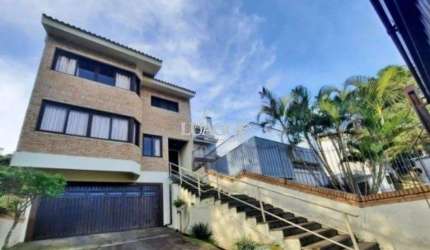 Linda casa a venda no Bairro Jardim Isabel com 4 dormitórios