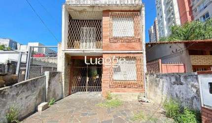Casa/sobrado de alvenaria em pessimo estado,  com terreno de  5,70x44,00 (251m²)
