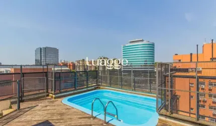 Cobertura com piscina e vista para o Iguatemi