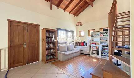 Excelente casa a venda com 4 dormitórios no bairro Tristeza, Zona Sul.