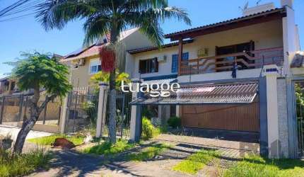 lindíssima e confortável casa com 3 quartos, piscina e 3 vagas no Parque Santa Fé em Porto Alegre!