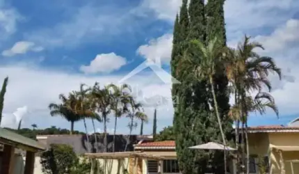 Casa térrea a 1 quadra da Av. Santana, 3 suítes, piscina, projeto arrojado, pronta para morar - Jardim Floresta