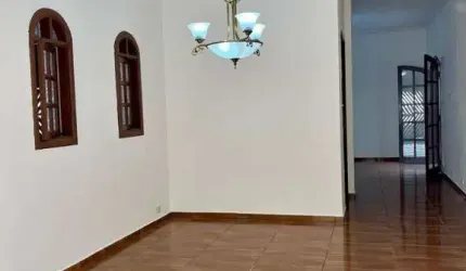 Casa com 3 suítes e uma 1 edícula no Jardim Celani em Salto SP.