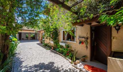 Casa Ampla, Aconchegante Com Arquitetura Atemporal