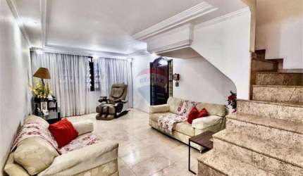 Sobrado Sustentável: Residência Aconchegante com Energia Renovável, Espaço Gourmet, Suítes Luxuosas e Memórias Inesquecíveis em 150m²