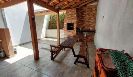 casa aconchegante em condominio com varios atrativos  ,