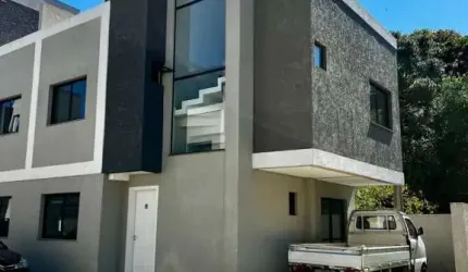 Sobrado em condomínio 3 dormitórios no Uberaba - J.A. imóveis