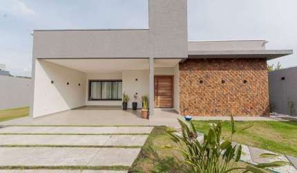 Casa térrea 3 dormitórios em Santa Felicidade