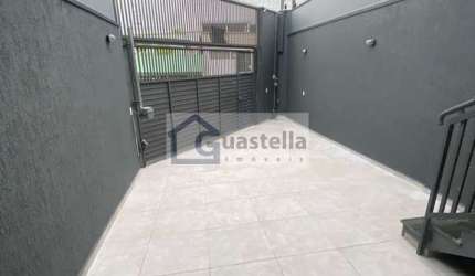 Sobrado em Taboão - Diadema: 2 dormitórios, 2 suítes, 80m² e 3 banheiros por R$ 530.000