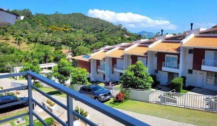 Casa à Venda em Condomínio Fechado no Sambaqui, Florianópolis !!