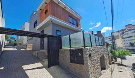 Casa Nova à Venda no Córrego Grande, Florianópolis !!