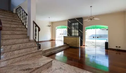 Sobrado para venda possui 394 metros quadrados com 4 quartos em Jardim Colombo - São Paulo - SP