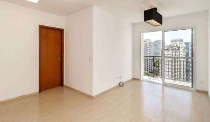 Apartamento à Venda no Edifício Toledo no Bairro Saúde em São Paulo - SP