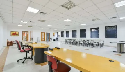 Andar/laje corporativa para aluguel possui 220 metros quadrados com 3 quartos