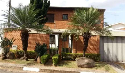 Casa para venda tem 353 metros quadrados com 4 quartos em Jardim Chapadão - Campinas - SP.