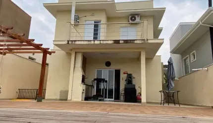 Casa à venda no Condomínio Le Village em Valinhos - SP.