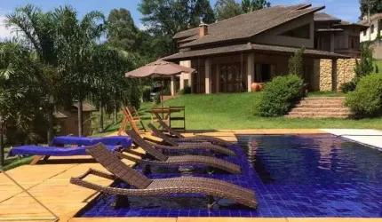 Chácara alto padrão à venda Dois Córregos em Valinhos - SP.
