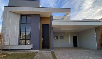 Casa térrea alto padrão no Condomínio Royal Garden em Paulínia - SP.