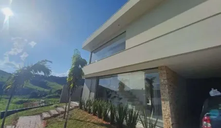 Casa á Venda no Condomínio Arboretum em Capela - Vinhedo - SP