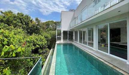 Casa à venda no Condomínio Chácaras dos Lagos em Cotia - SP.