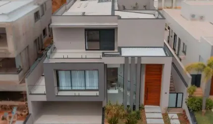 Casa de alto padrão à venda no Residencial Gênesis II em Santana de Parnaíba, São Paulo.
