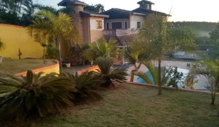 Casa à venda em Jarinu - SP.