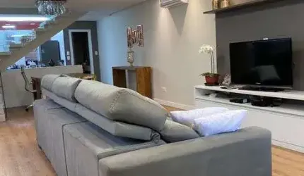 Casa para venda possui 230 metros quadrados com 5 quartos em Vila Cordeiro - São Paulo - SP