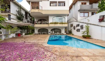 Casa para venda possui 690 metros quadrados com 4 quartos em Cidade Jardim - São Paulo - SP.