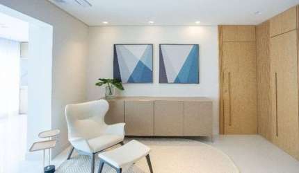 Apartamento para venda possui 182 metros quadrados com 4 quartos em Moema - São Paulo - SP