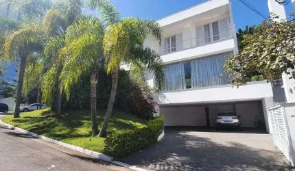 Casa à Venda no Condomínio AlphaPlus em Barueri - São Paulo.