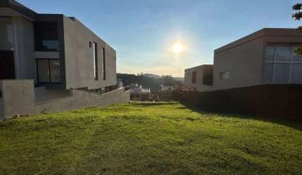Terreno à venda localizado em Alphaville - Santana de Parnaíba - SP