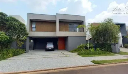 Casa de condomínio sobrado para venda tem 420 metros quadrados com 4 quartos