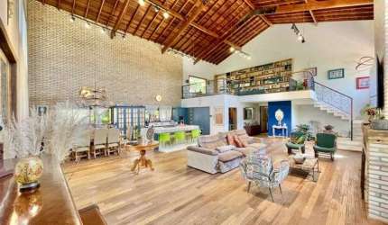 Casa sobrado de alto padrão à venda no Condomínio Palos Verdes na Granja Viana em Carapicuíba - SP