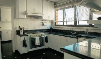 Apartamento Duplex à venda em bairro nobre Jardins em São Paulo.