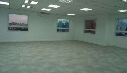 Sala Comercial para locação com 240 metros quadrados na Chácara da Barra em Campinas - SP.
