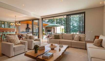 Casa sobrado de alto padrão à venda no Condomínio Portal do Japy Golf em Jacaré em Cabreúva - SP