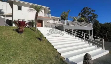 Casa moderna para venda no Condomínio São Paulo II em Cotia - SP.