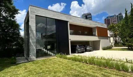 Sobrado à Venda no Condomínio Residencial Alphaville 2 em Barueri - SP