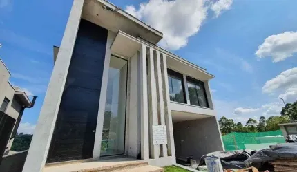 Casa à venda no Condomínio Itahyê em Santana de Parnaíba - SP.