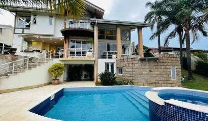 Casa mobiliada de alto padrão para venda no Condomínio Flamboyant em Atibaia - SP.