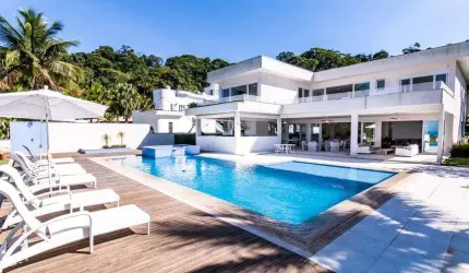 Casa à venda no Condominio Cocanha em Caraguatatuba - SP.