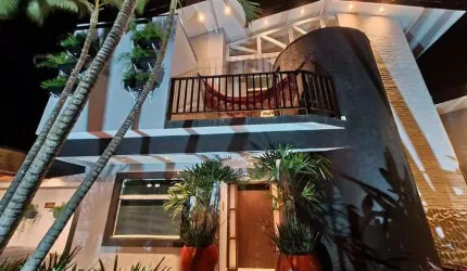 Casa para venda tem 313 metros quadrados com 3 quartos em Cidade Universitária 2 - Campinas - SP.