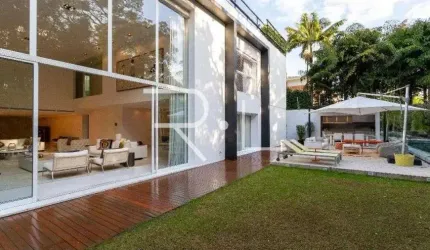 Casa sobrado alto padrão à venda no Jardim América em São Paulo - SP