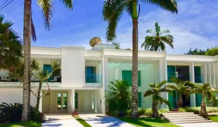 Casa alto padrão de condomínio mobiliada à venda em Riviera São Lourenço em Bertioga - SP.