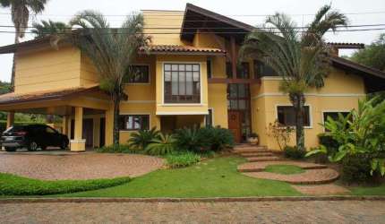 Casa à venda e locação no Condomínio Vale das Nascentes no Gramado em Campinas - SP.