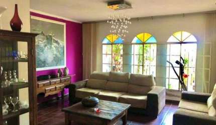 Casa para venda tem 300 metros quadrados com 4 quartos em Jardim Nova Europa - Campinas - SP.