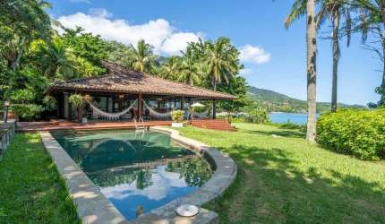 Casa à venda no Condomínio Sitio Curral em Ilha Bela - SP.