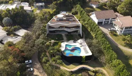 Casa de altíssimo padrão para venda no Condomínio Village Sans Souci em Valinhos - SP.