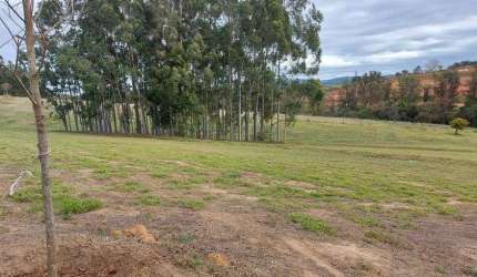 Terreno alto padrão à venda no Condominio Village Boa Vista em Porto Feliz - SP.